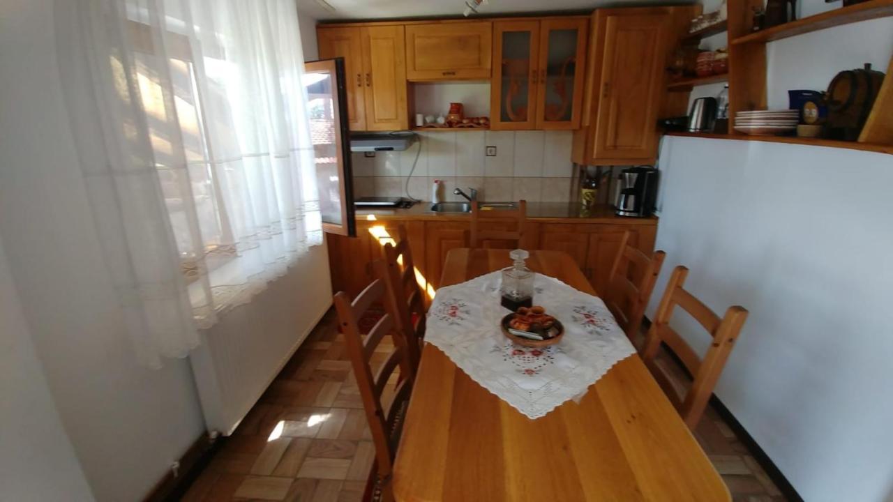 Casa Darius Villa Novaci-Străini Exterior photo