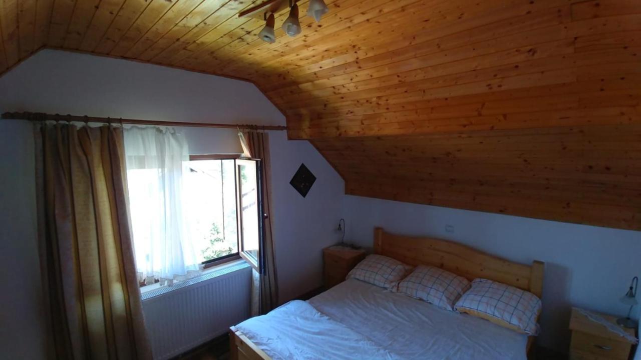 Casa Darius Villa Novaci-Străini Exterior photo