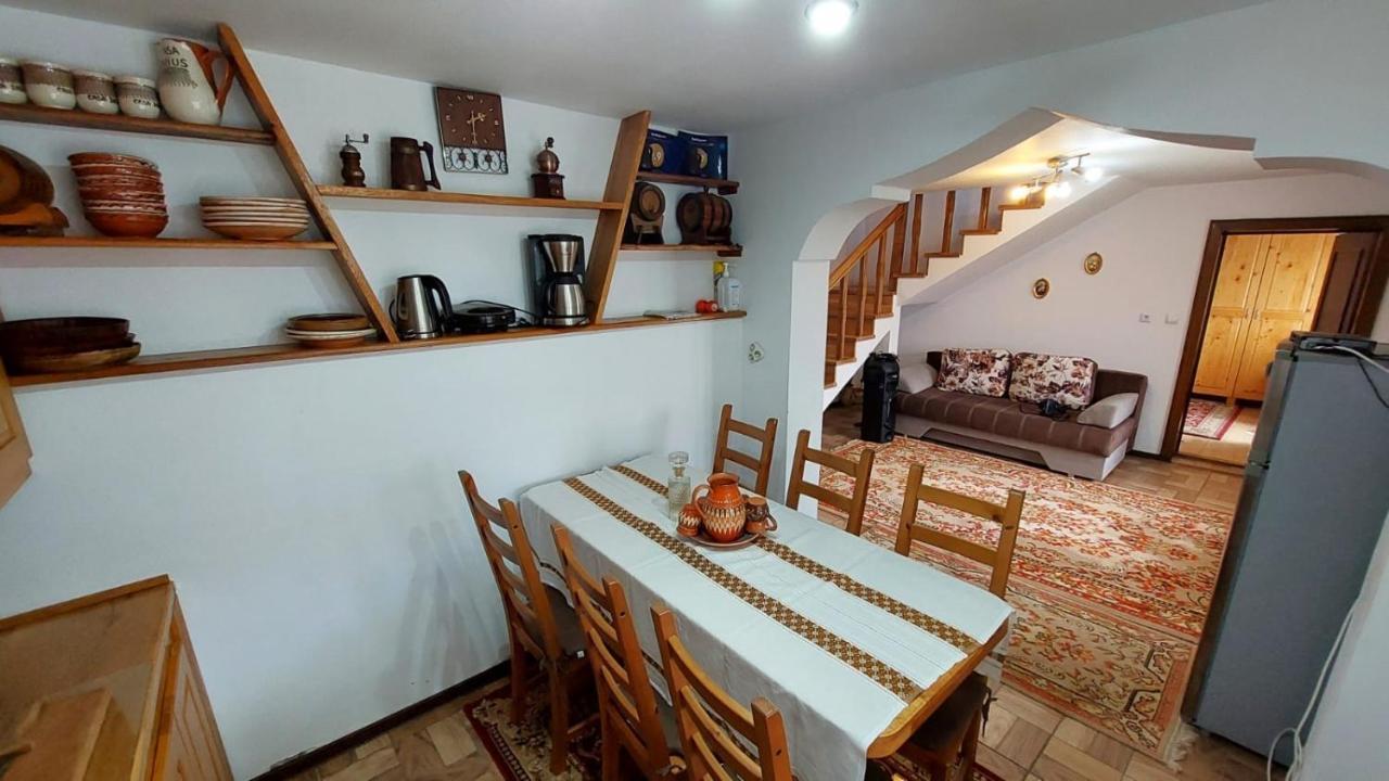 Casa Darius Villa Novaci-Străini Exterior photo