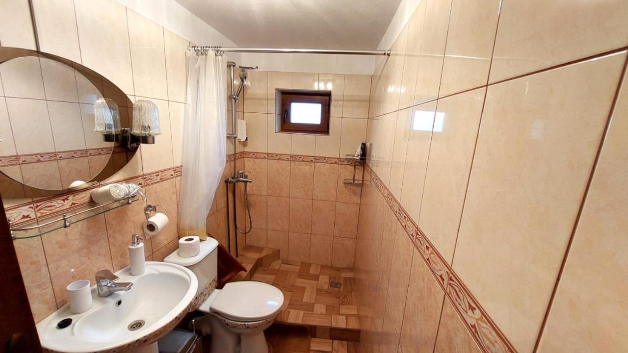 Casa Darius Villa Novaci-Străini Exterior photo
