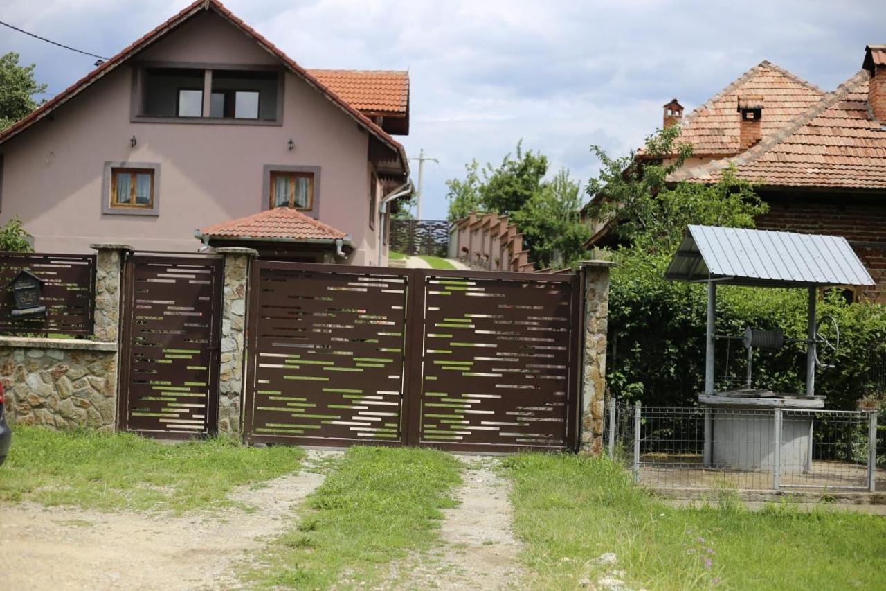 Casa Darius Villa Novaci-Străini Exterior photo